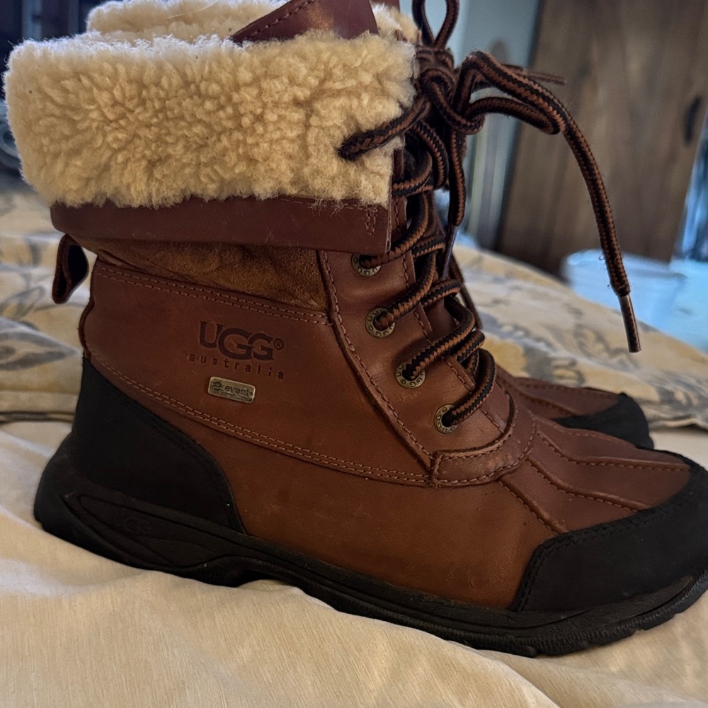 UGG Chestnut and Black Lace-Up Boots